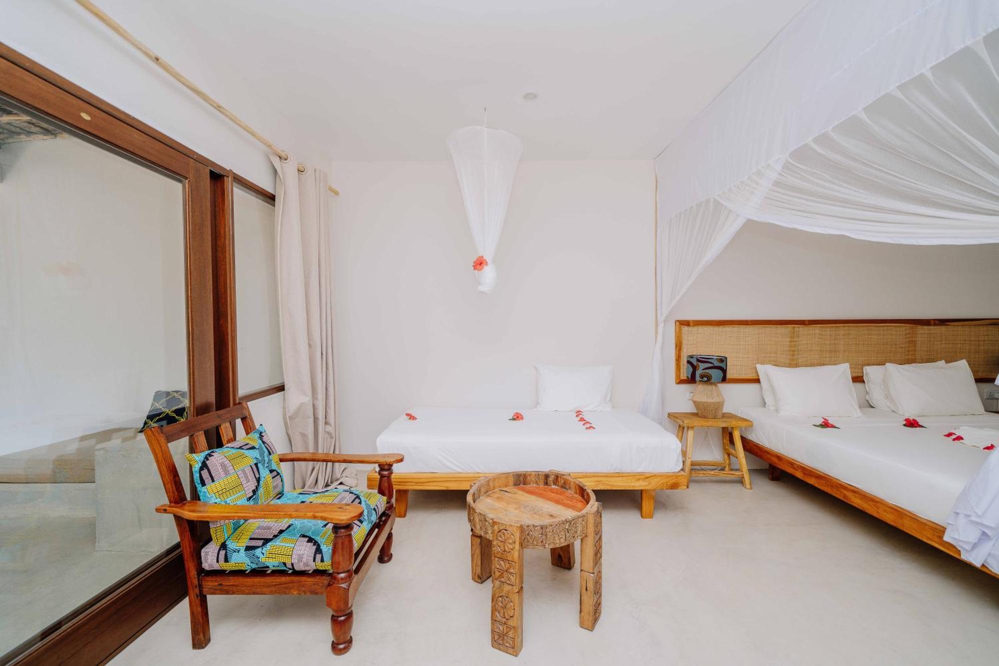 Spice Island Hotel & Resort Джамбиани Екстериор снимка