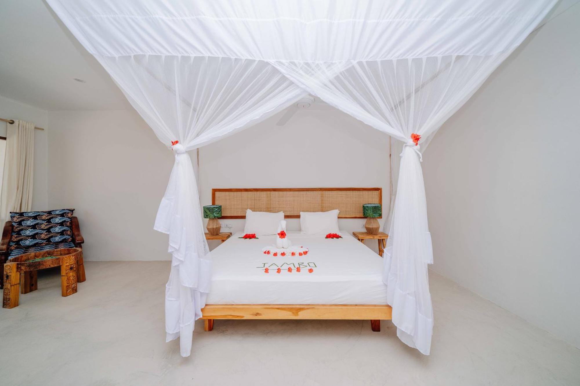Spice Island Hotel & Resort Джамбиани Екстериор снимка