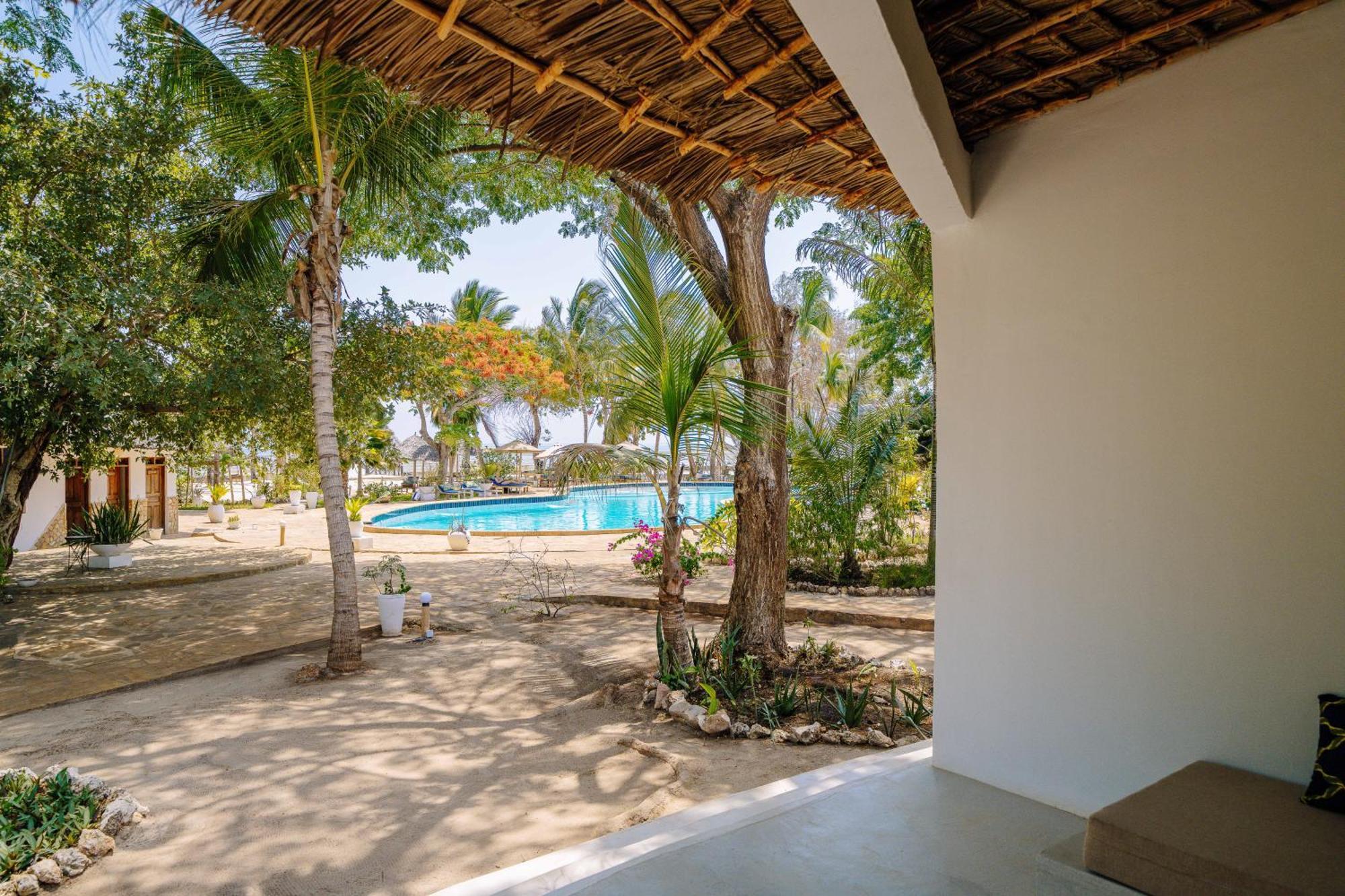 Spice Island Hotel & Resort Джамбиани Екстериор снимка