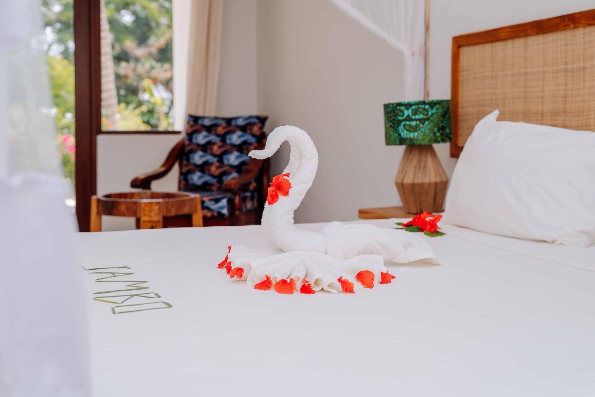 Spice Island Hotel & Resort Джамбиани Екстериор снимка